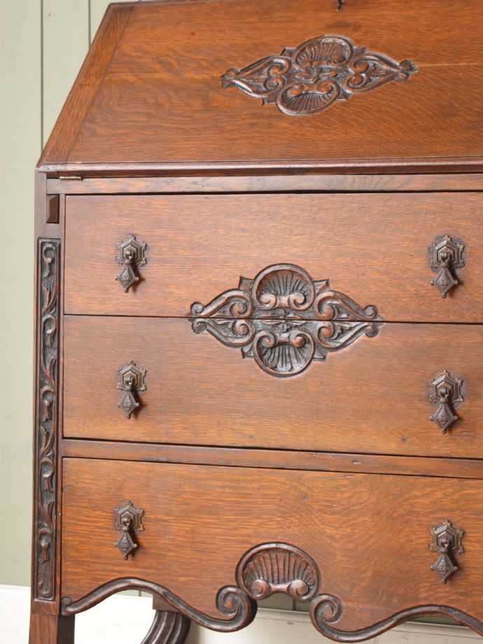 アンティーク家具らしさが漂うビューロー