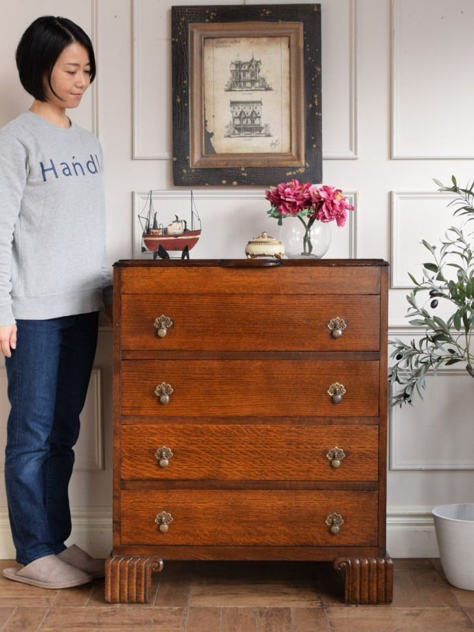 英国アンティークのチェスト