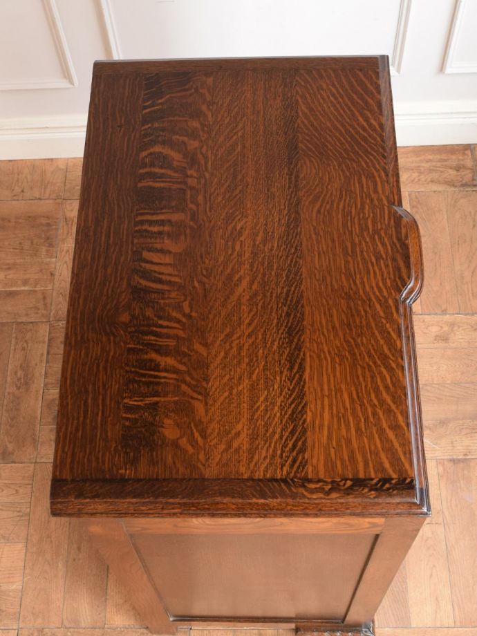 アンティークチェストの天板