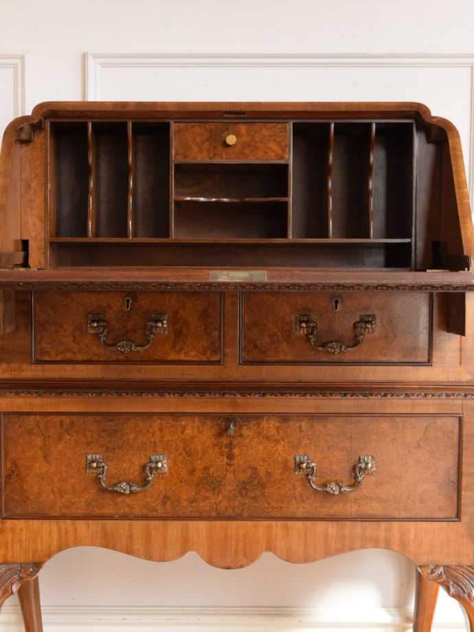 アンティークビューローの扉の中