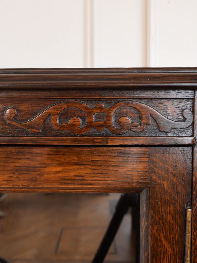 アンティークらしい彫