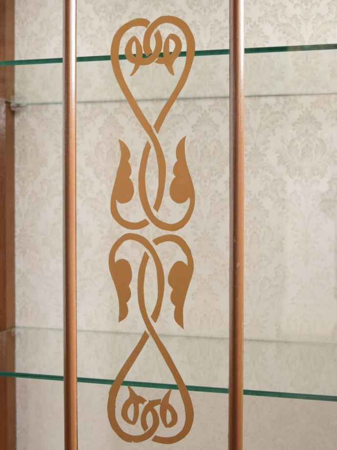 ガラス扉にある装飾