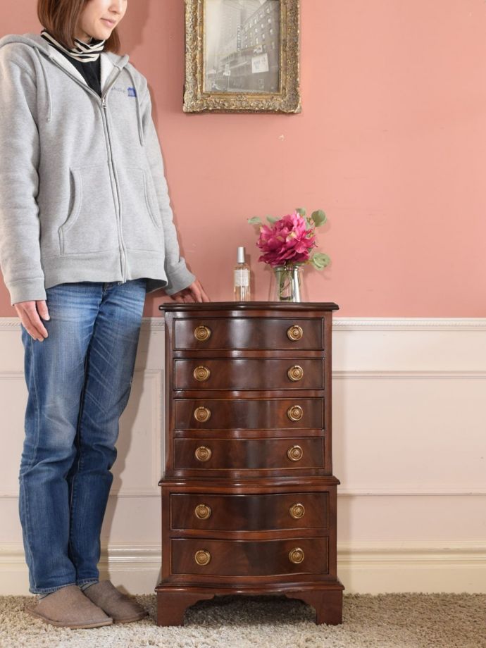 英国アンティークのチェスト