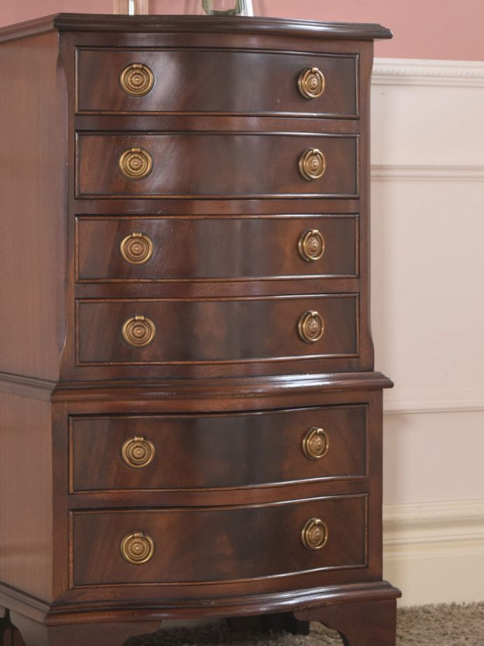 アンティークチェストの美しい木目