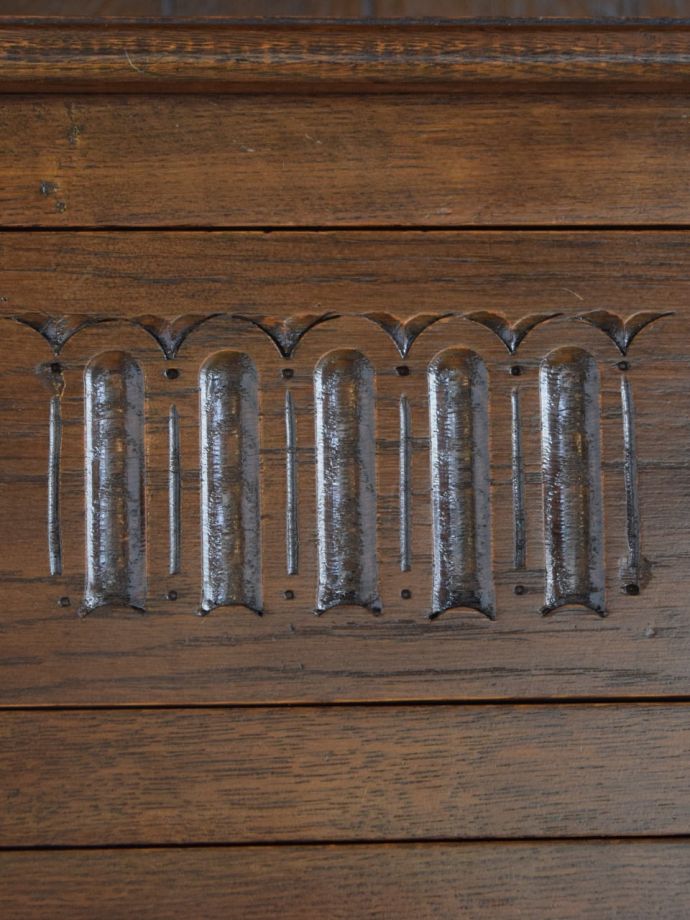 アンティーク家具の装飾