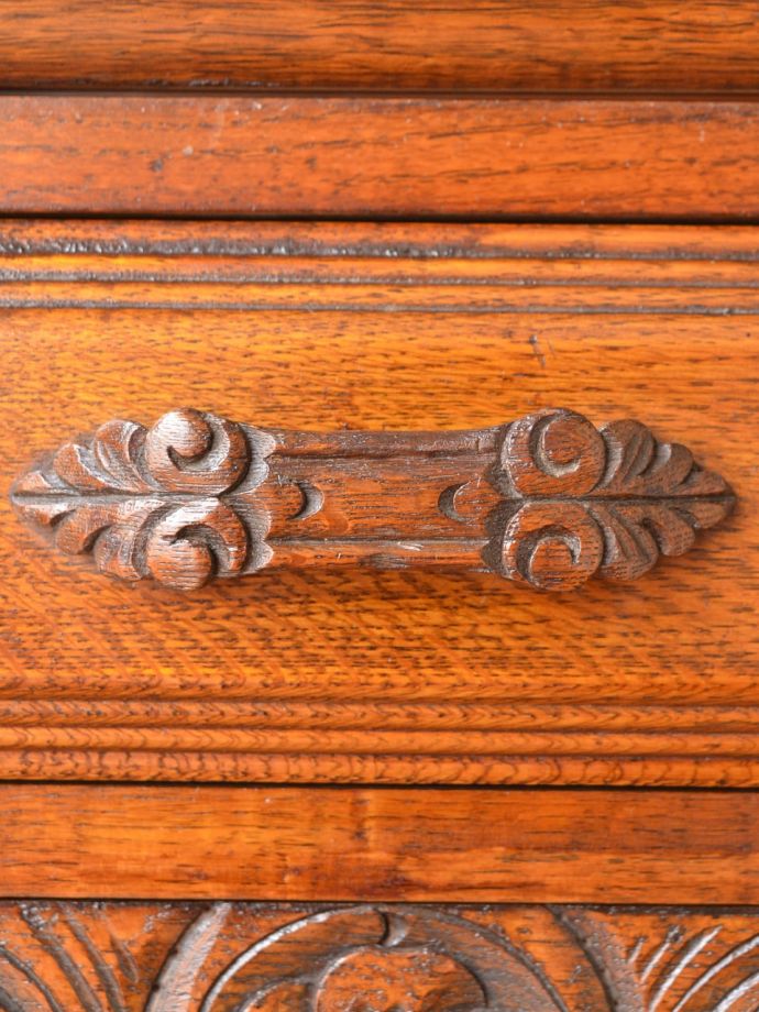 アンティークキャビネットの取っ手