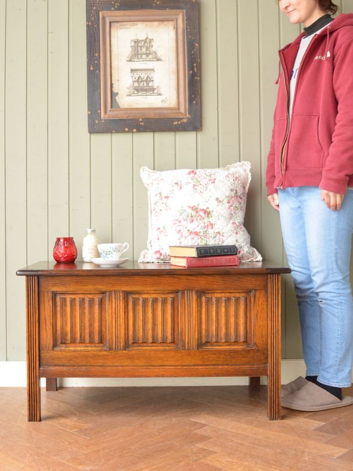 アンティークのブランケットボックス