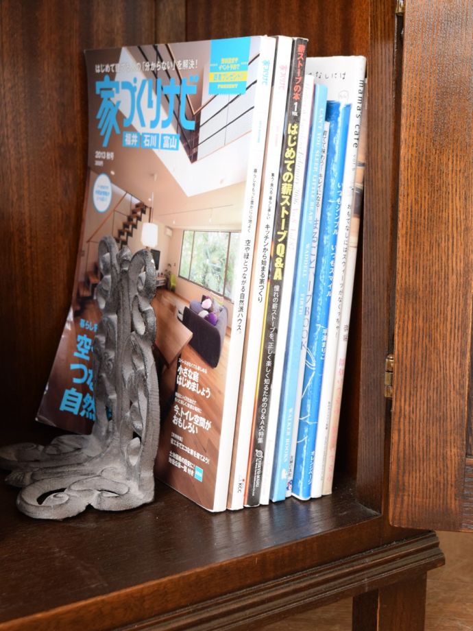 収納たっぷりのキャビネット