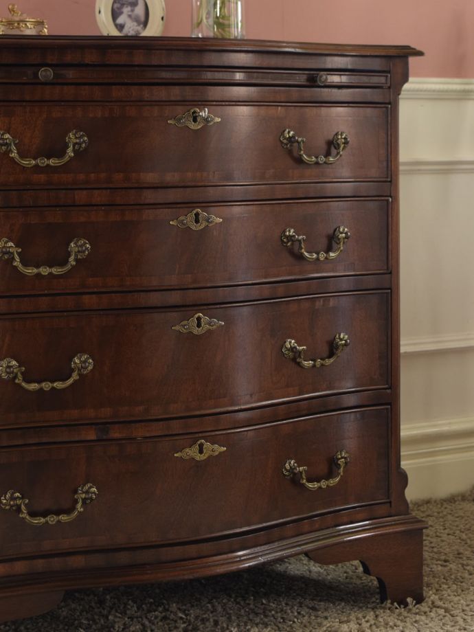 アンティークチェストの美しい木目