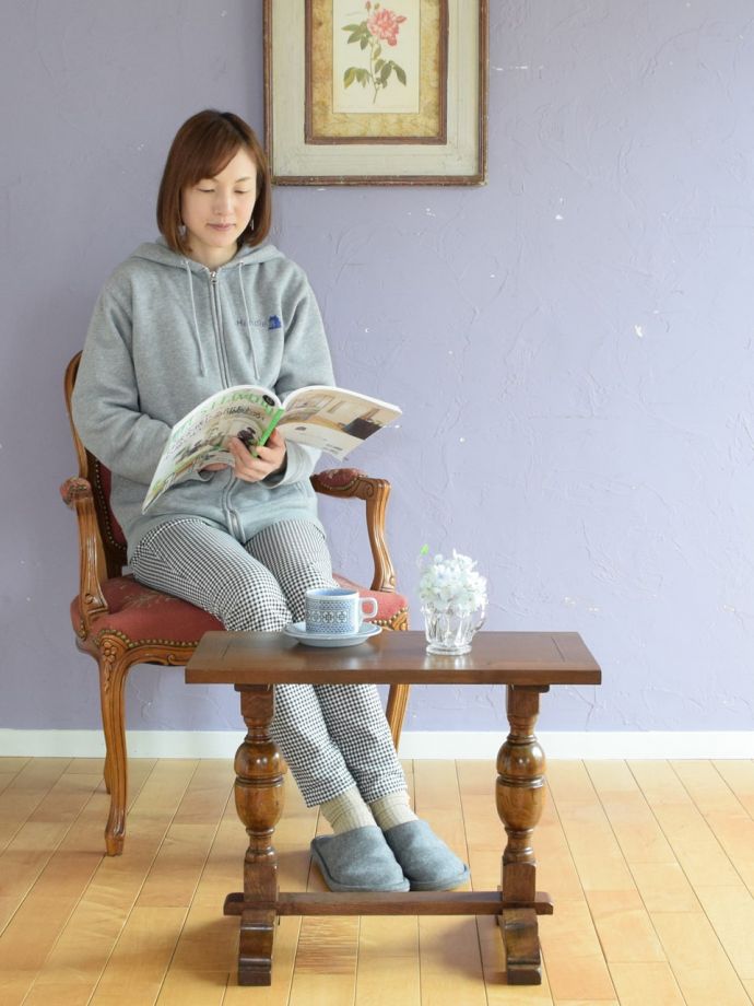 アンティークのコーヒーテーブル