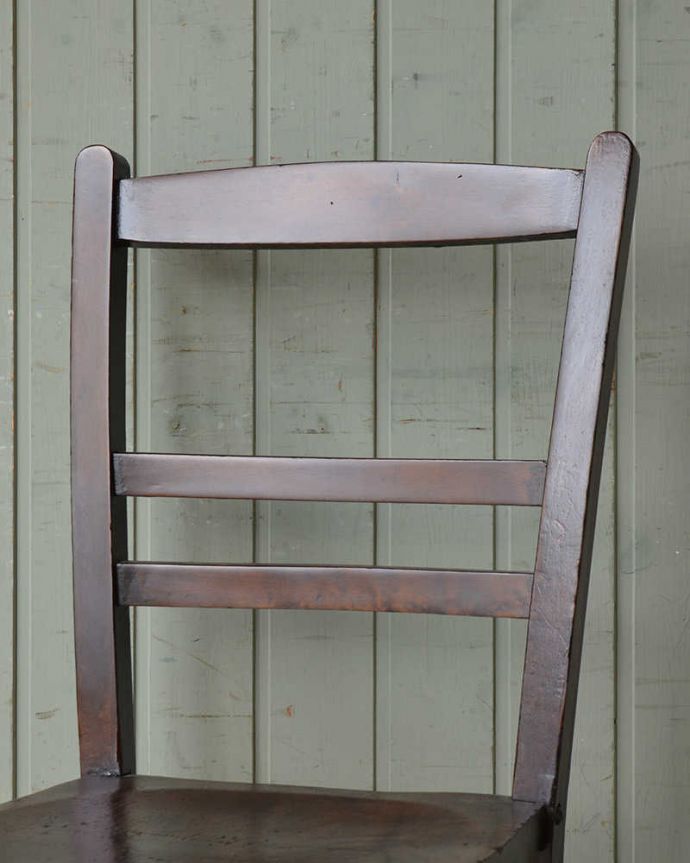 アンティークチェアの背もたれ