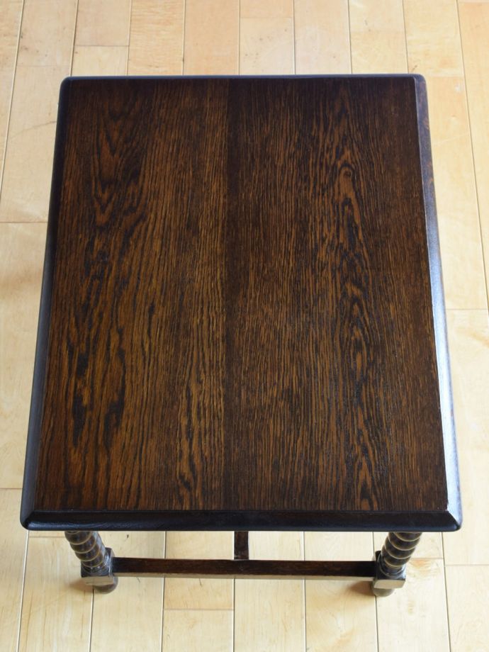 アンティークのテーブルの天板