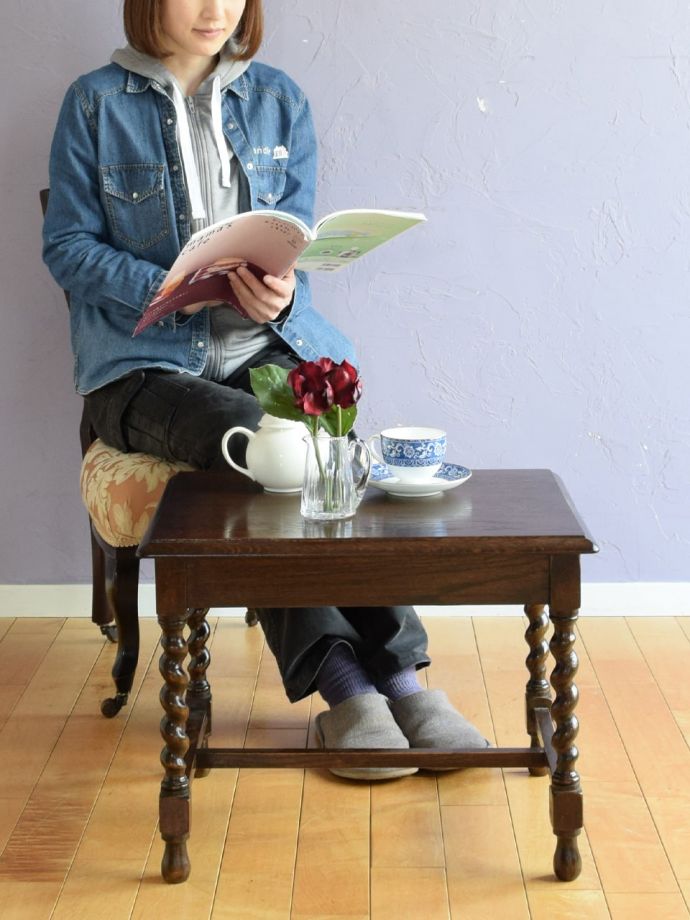 アンティークのコーヒーテーブル