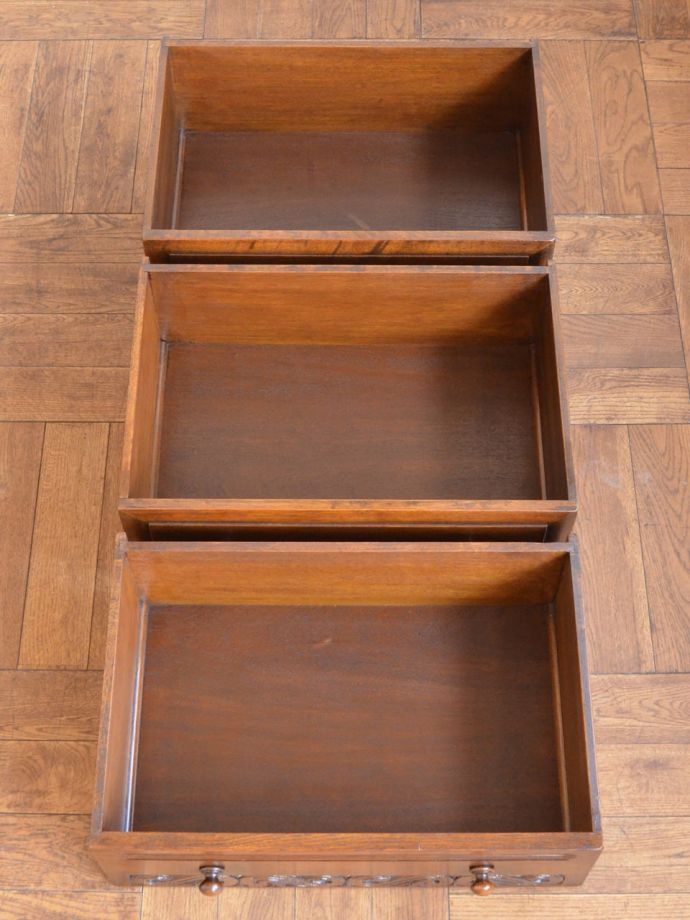 チェストの引き出し