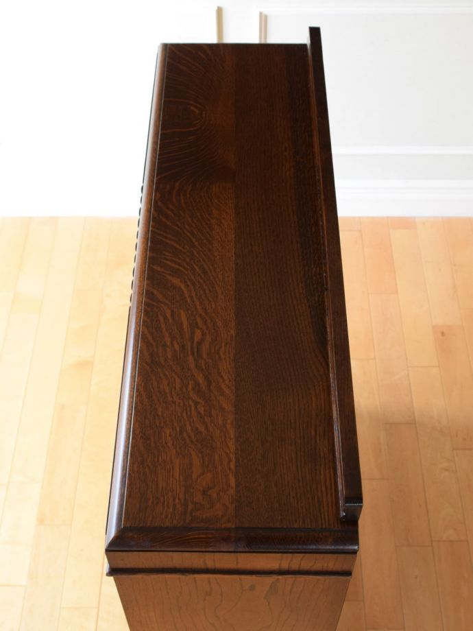 キャビネットの天板