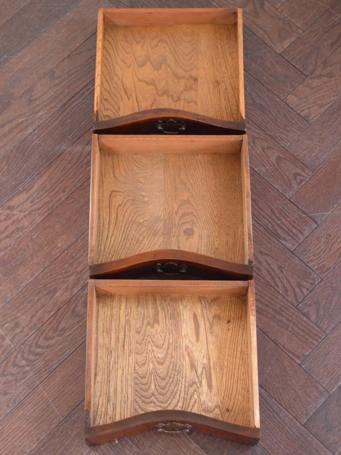 チェストの引き出しの中