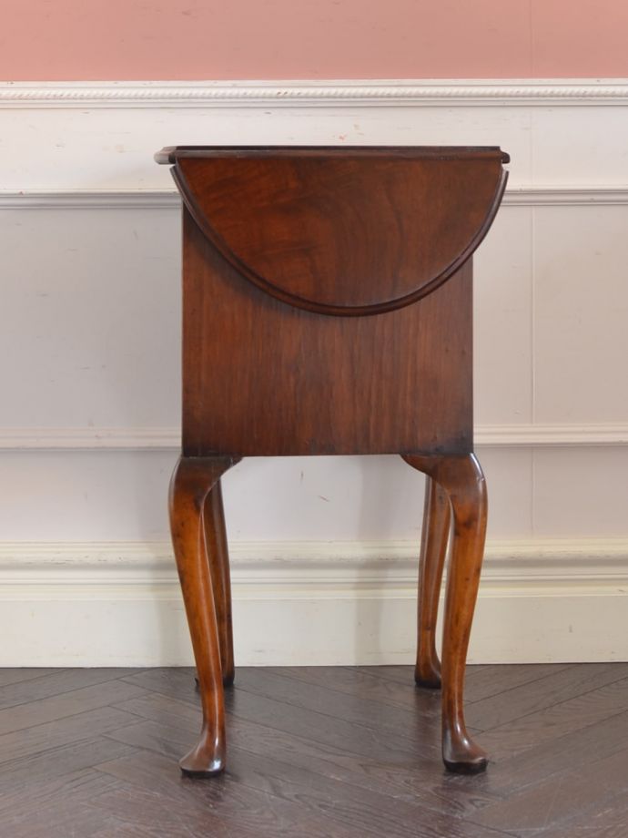 アンティークチェストの反対側