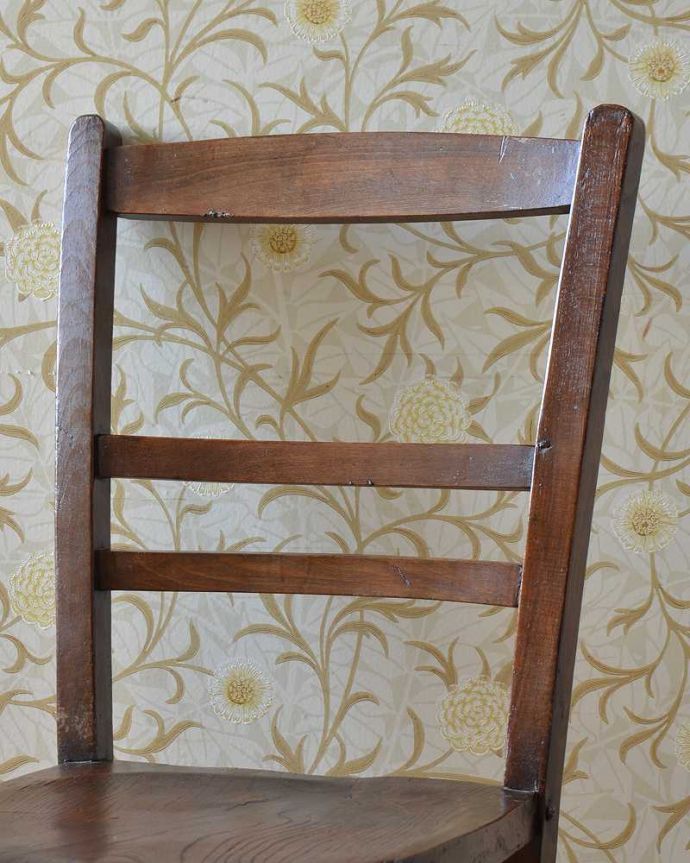 アンティークチェアの背もたれ