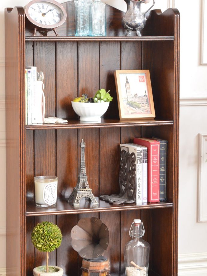 アンティーク家具らしい美しい木目