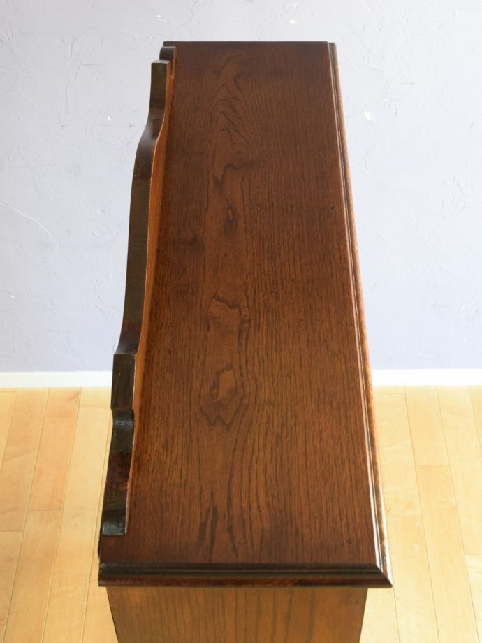 キャビネットの天板