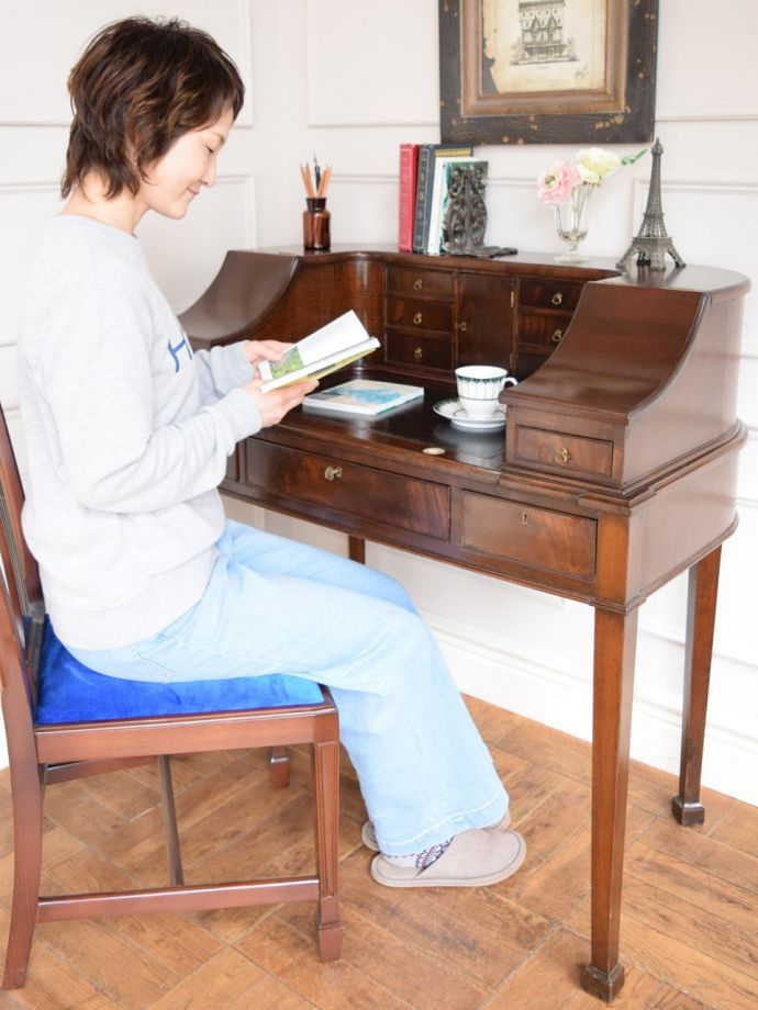 書斎机で楽しむ贅沢な時間