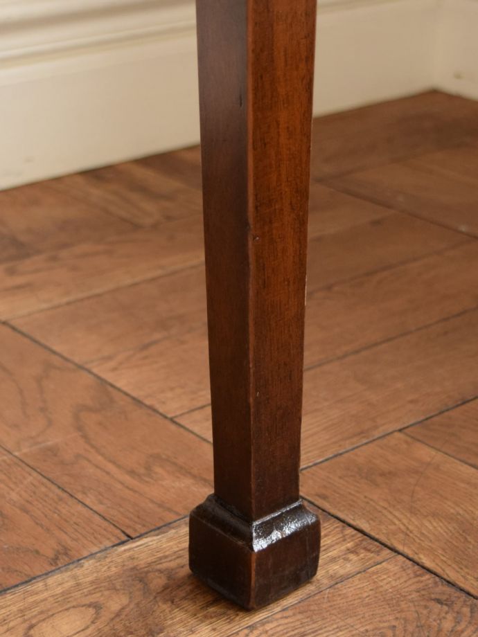 アンティークデスクの脚