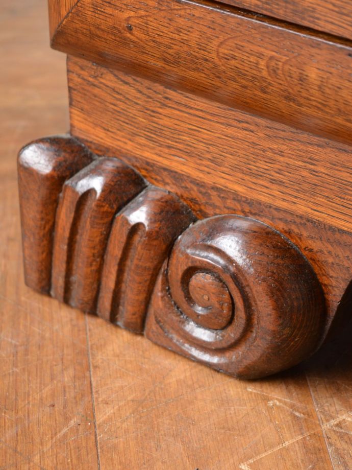 アンティーク家具の脚