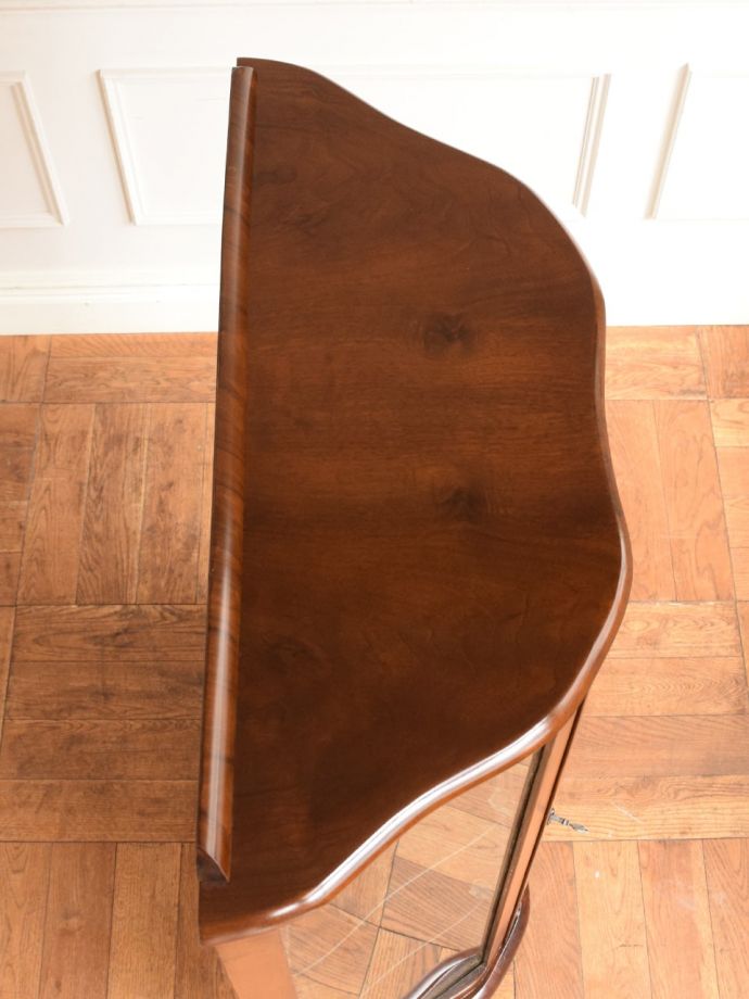 アンティークキャビネットの天板