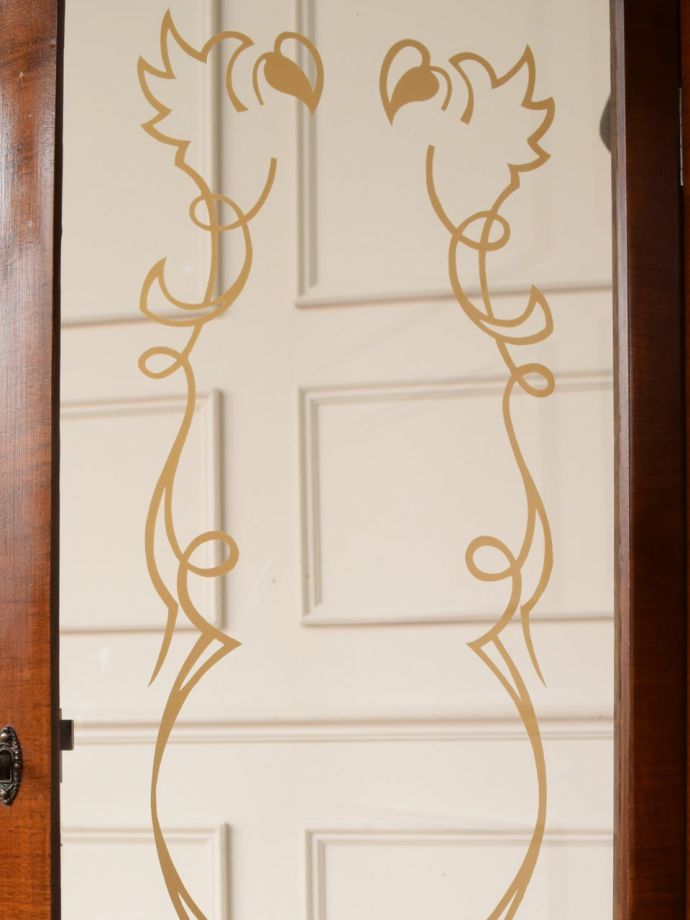 ガラス扉にある装飾