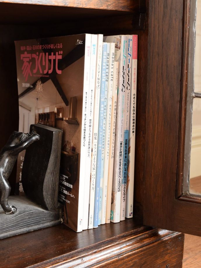 収納たっぷりのキャビネット