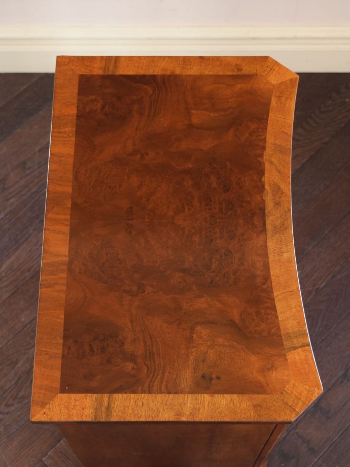 サイドキャビネットの天板