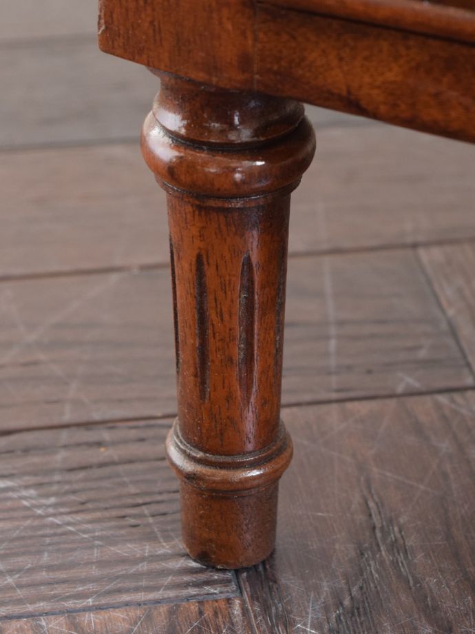 アンティーク家具の脚