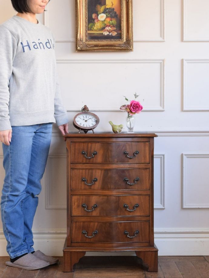 英国アンティークのチェスト