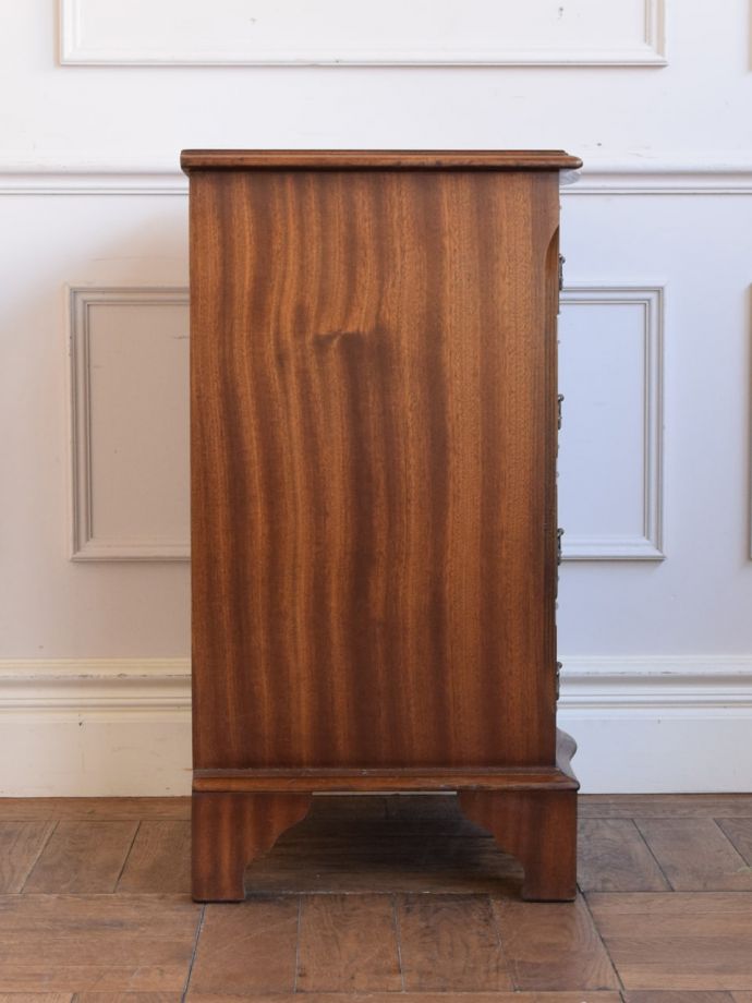 チェストの側面