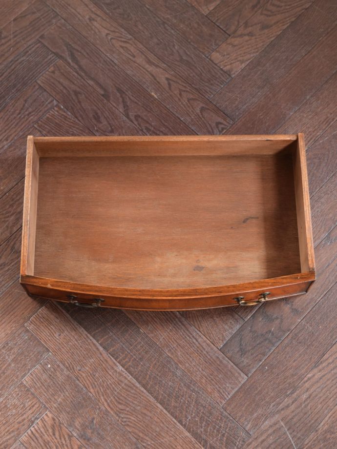 アンティーク家具の引き出し