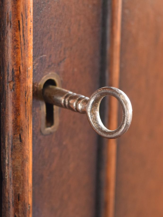 アンティークキャビネットの鍵
