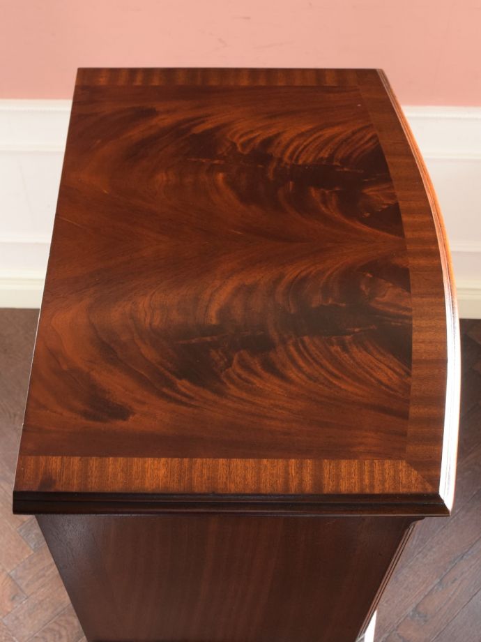 カップボードチェストの形