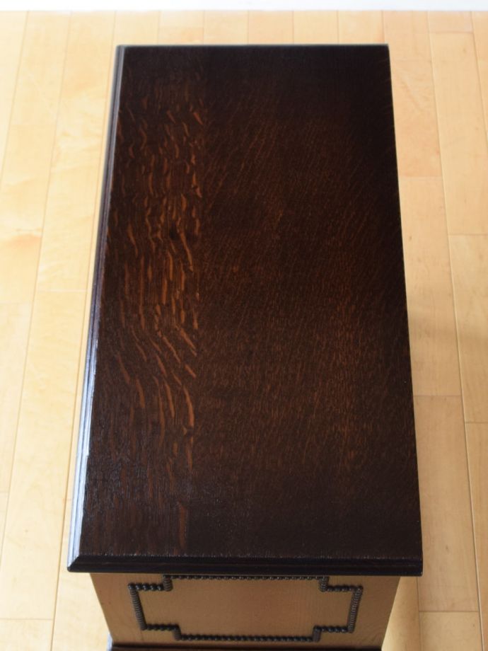 サイドボードの天板