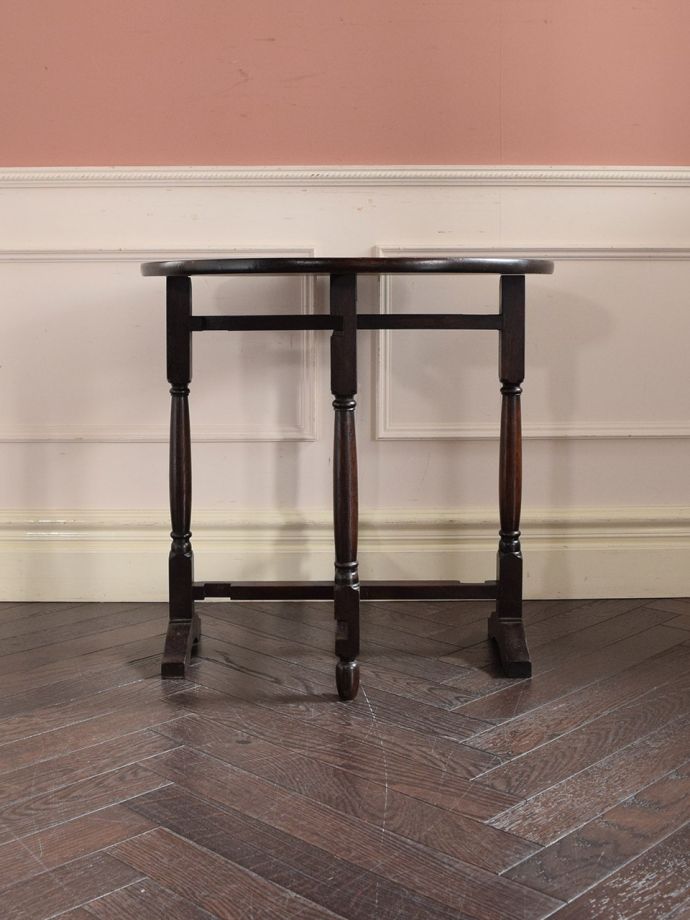 折り畳みテーブルの反対側