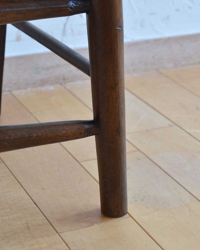 アンティークチェアの脚