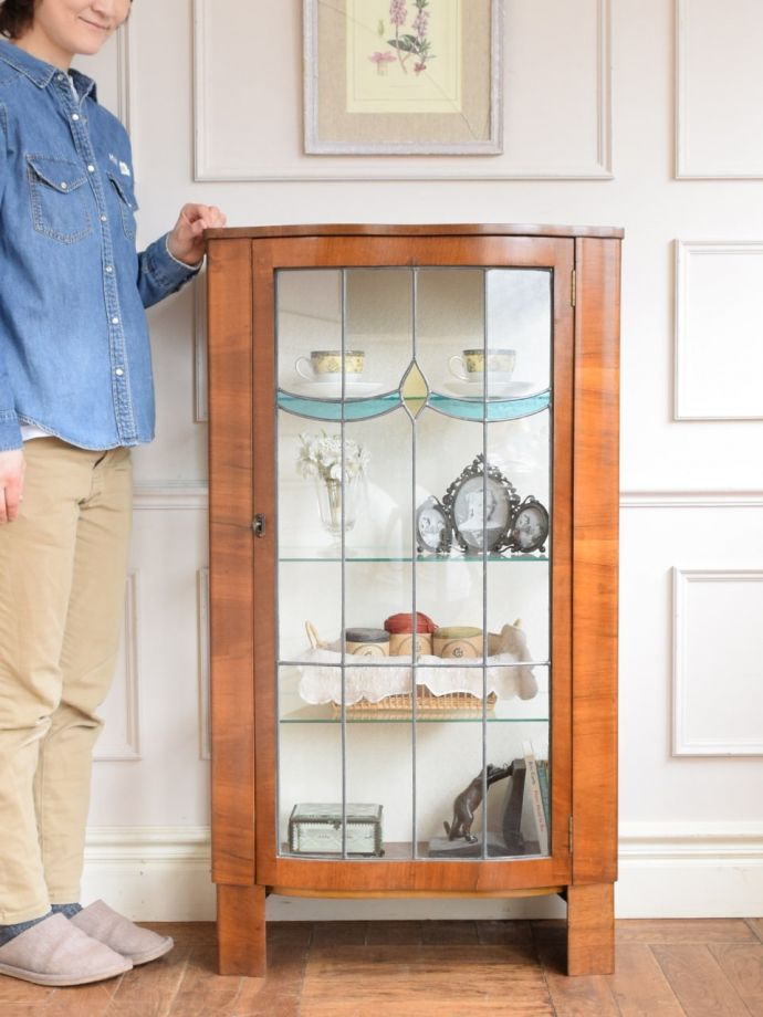 英国アンティークのガラスキャビネット
