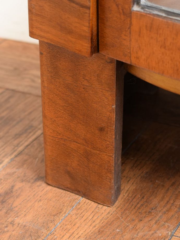 アンティーク家具の脚