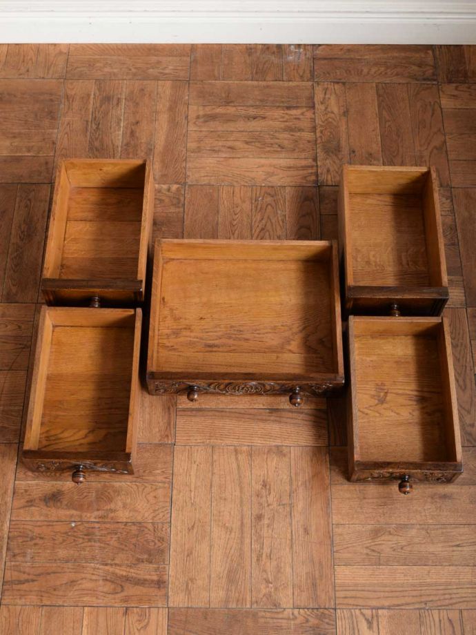 アンティークデスクの引き出し