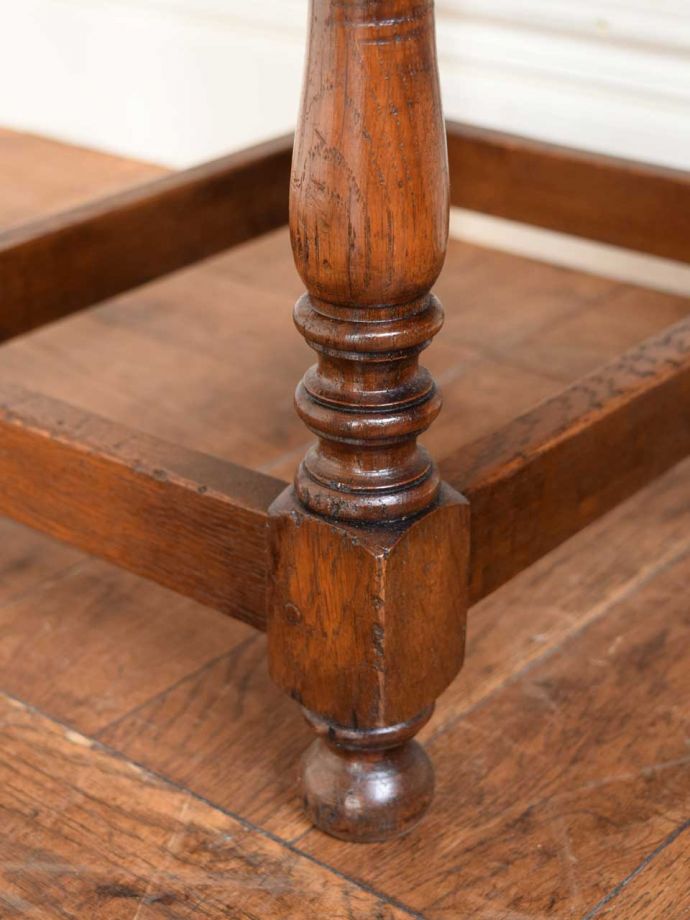 アンティークデスクの脚