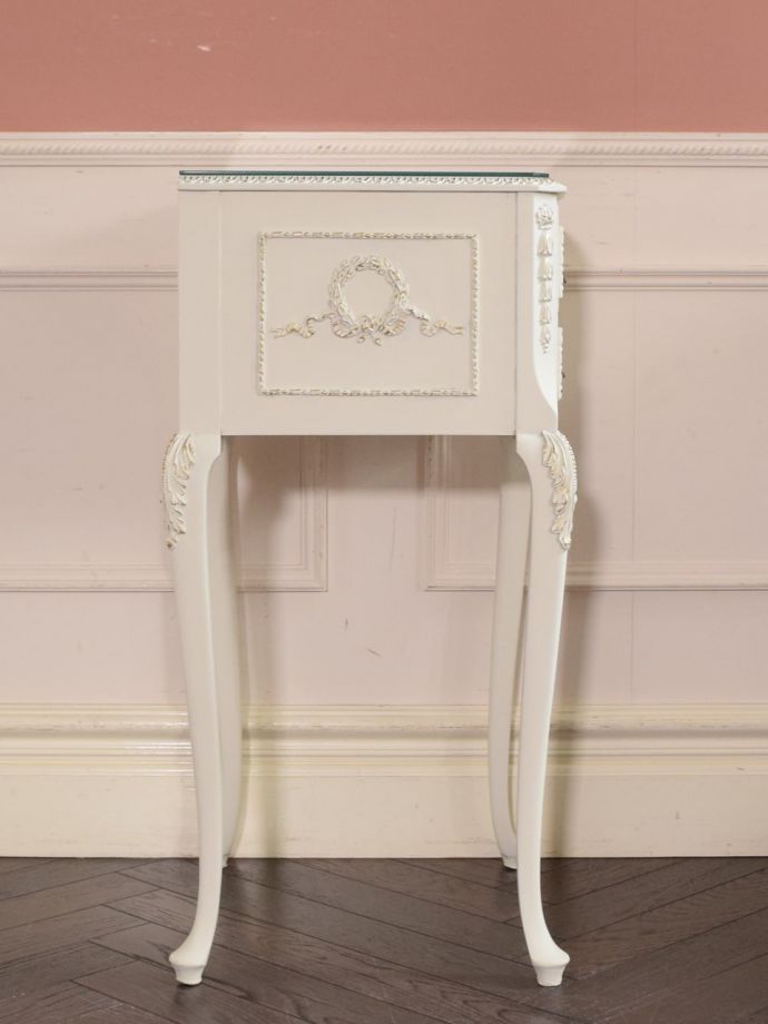 チェストの側面