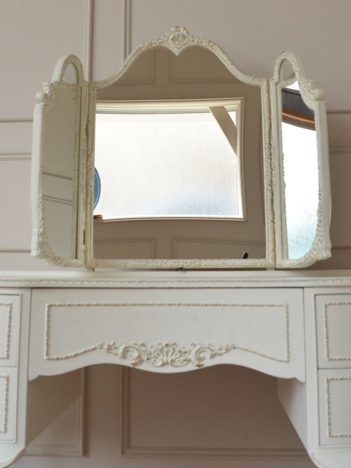 アンティークの三面鏡