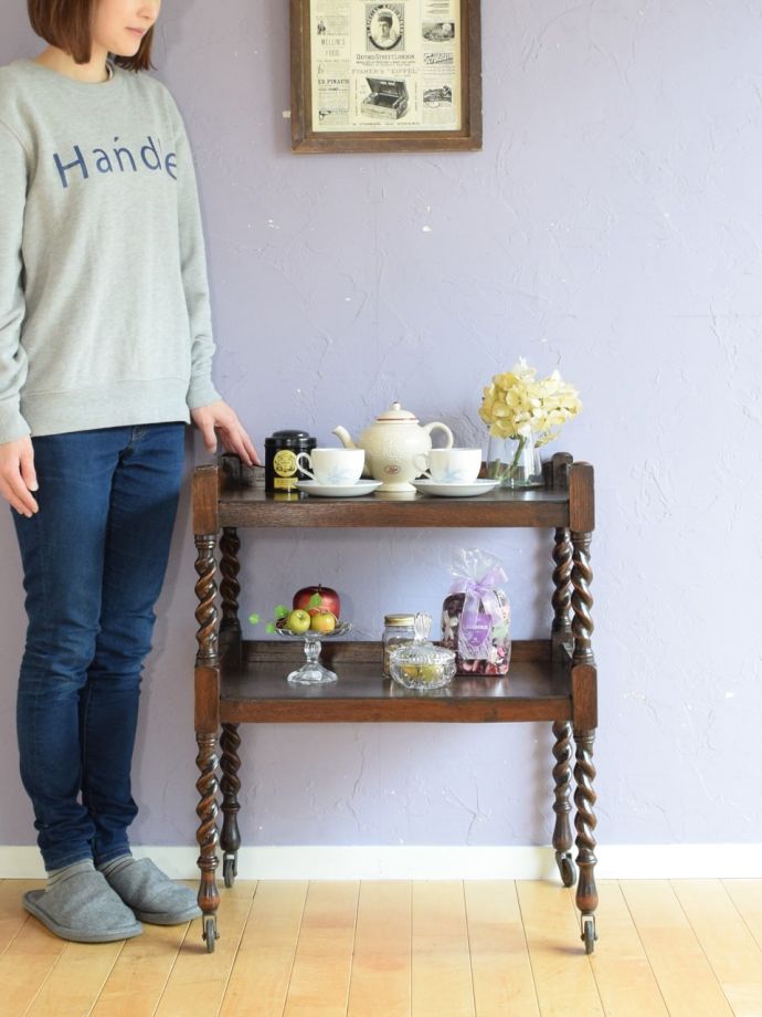 英国アンティークのワゴン