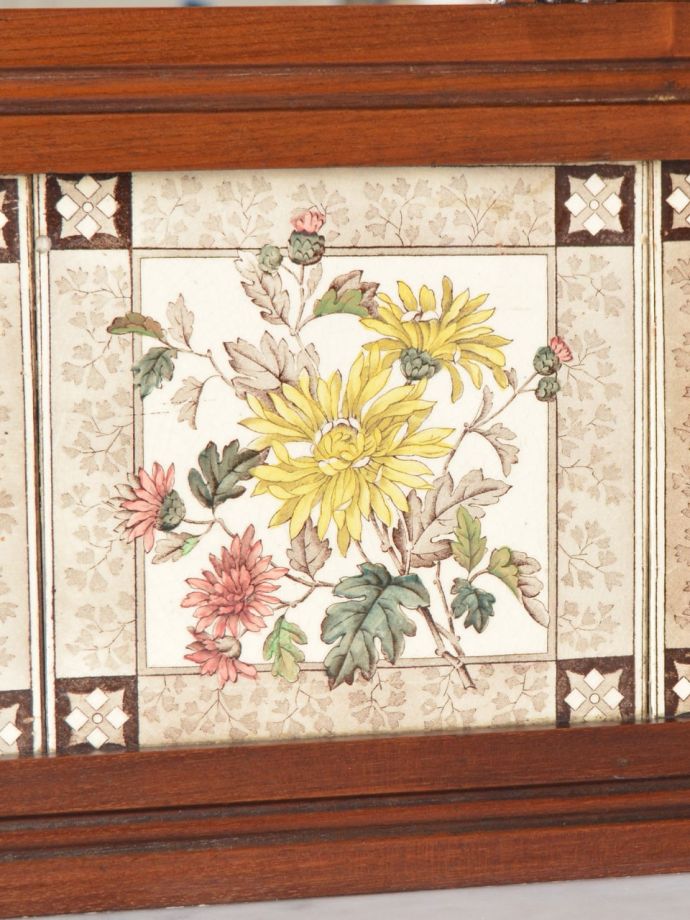 アンティークのタイル