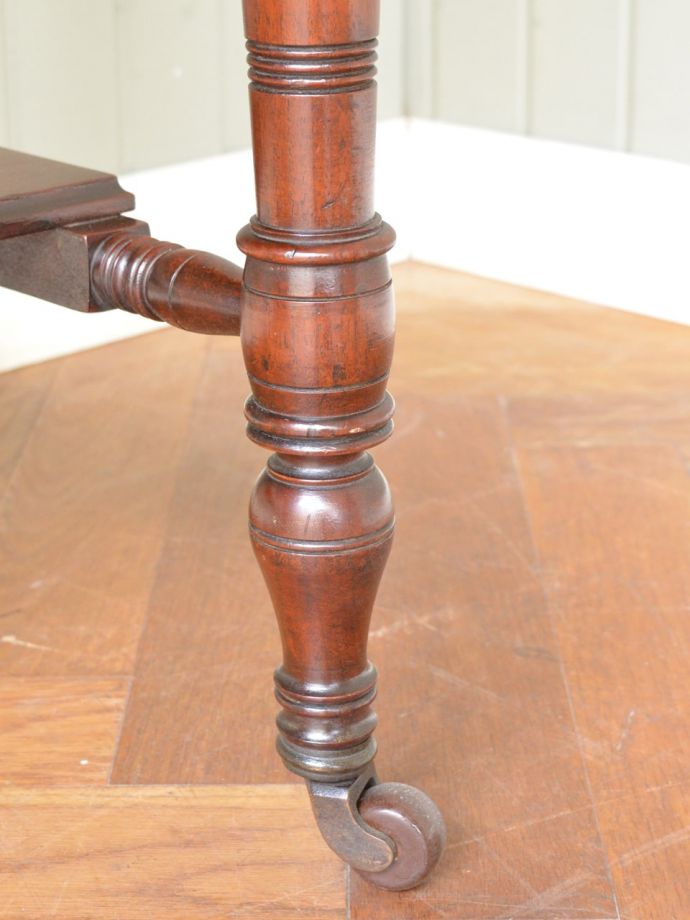 アンティーク家具の脚