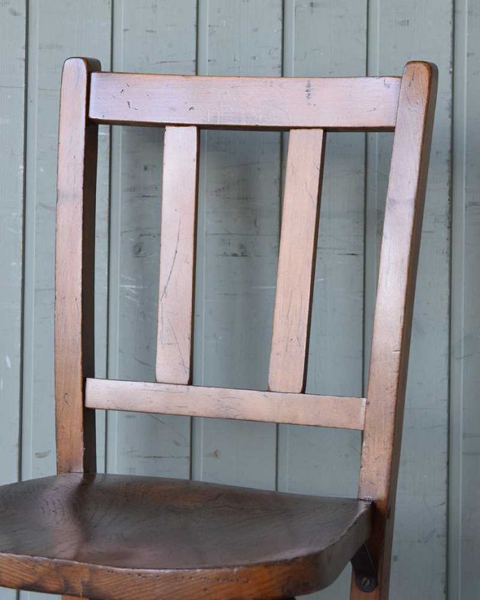 アンティークチェアの背もたれ